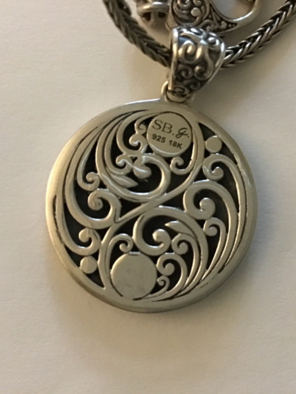 Yin & Yang pendant 18k / 925 & Sterling necklace . Unisex - Picture 5 of 8